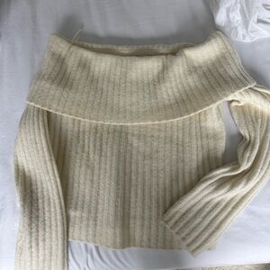 Abercrombie & Fitch Cream Ribbed Off-Shoulder Turtleneck Sweater